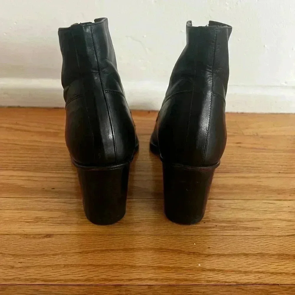 Vintage Guess Ankle boots size 7.5